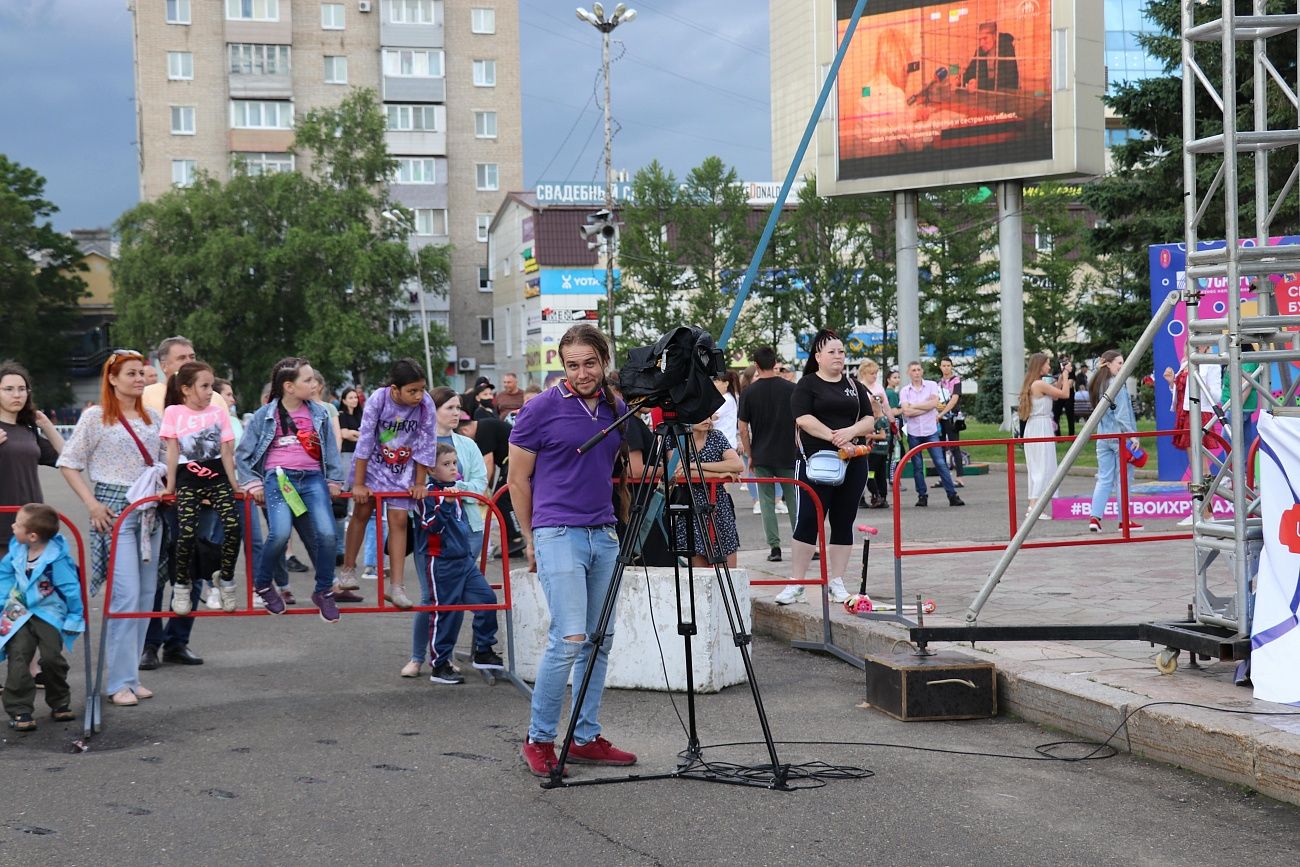 Праздничная атмосфера, конкурсная программа и музыка под открытым небом –  так Уссурийск отметил День молодежи | 27.06.2022 | Уссурийск - БезФормата